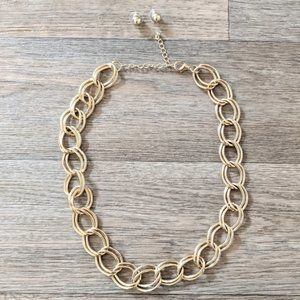 NWOT Chunky Gold Chain Necklace and Stud Earrings Set